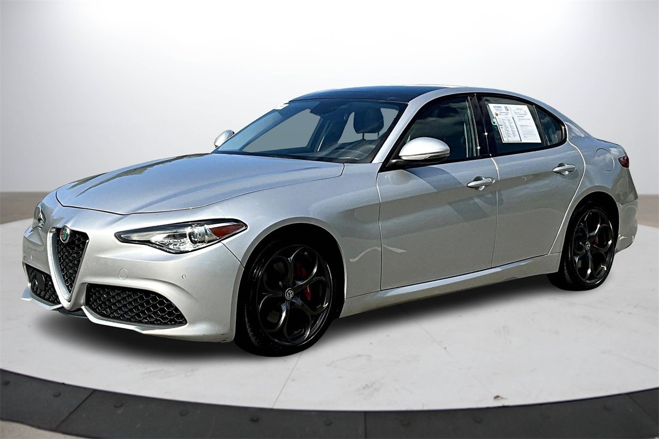 2018 Alfa Romeo Giulia Ti photo 4