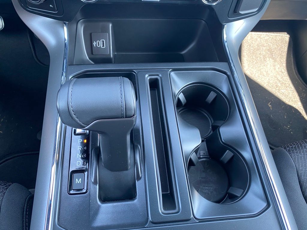 2025 Ford F-150 XLT photo 13