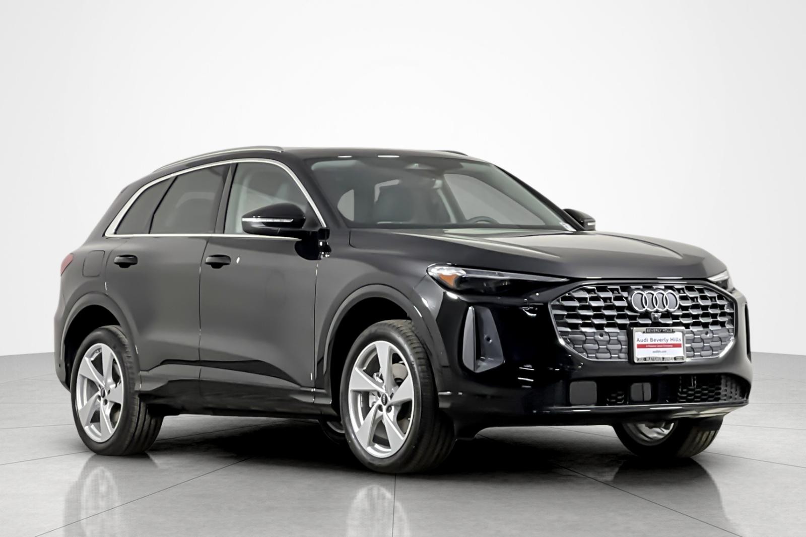 2025 Audi Q5 Premium Plus TFSI photo 2