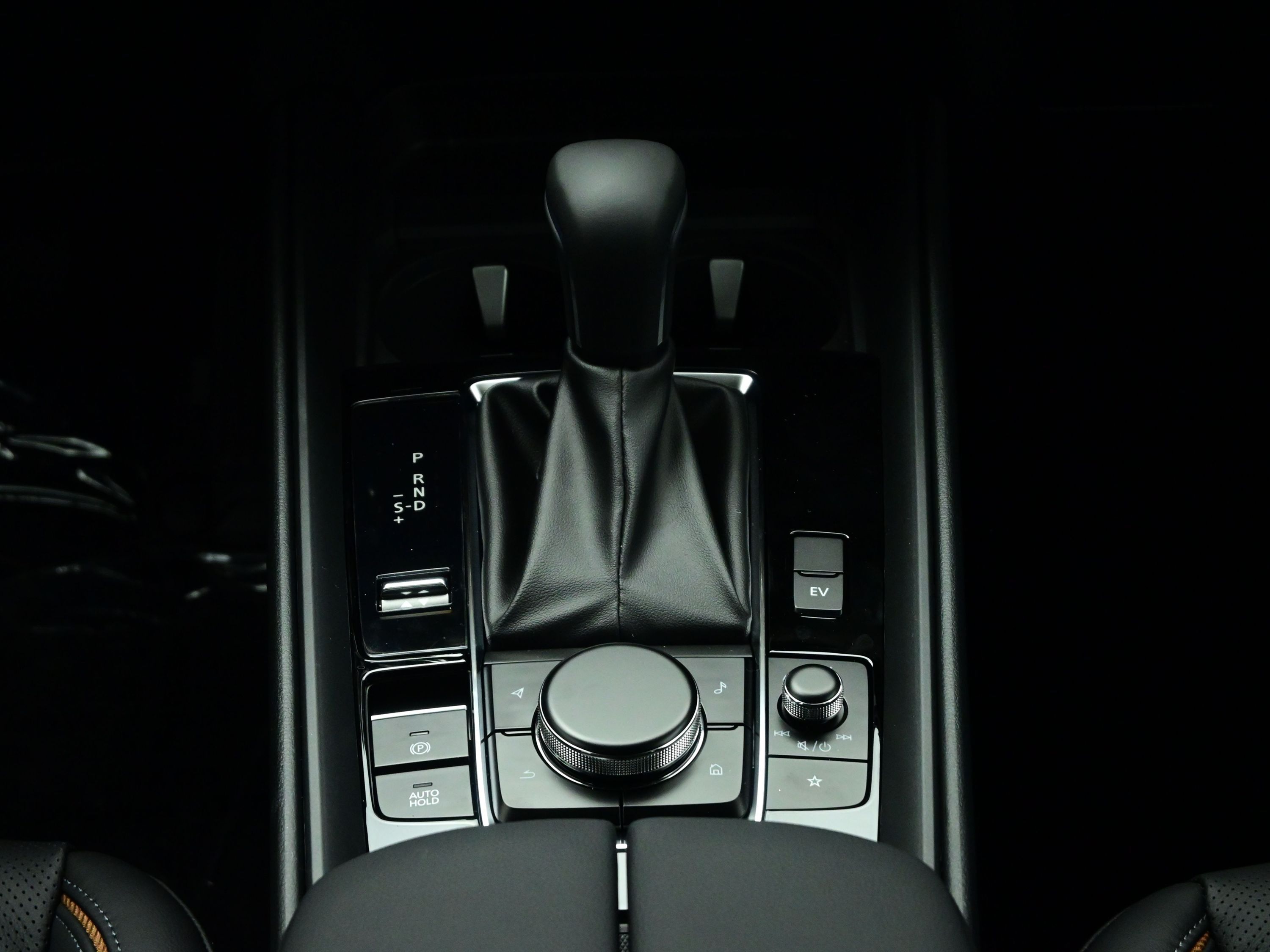 2025 Mazda CX-50 Premium Plus photo 3