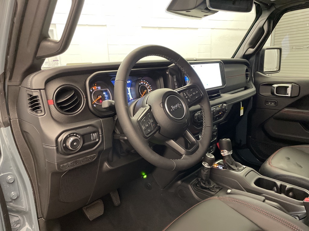 2025 Jeep Wrangler Rubicon photo 9