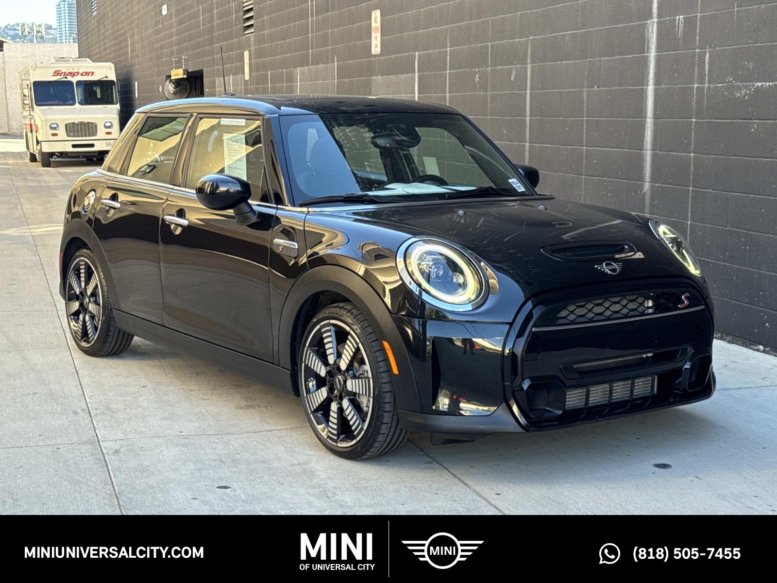 2023 MINI Hardtop 4 Door S's photo