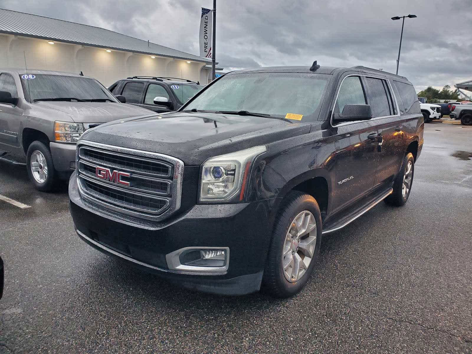 2016 GMC Yukon XL SLE's photo