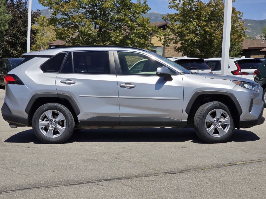 2022 Toyota RAV4 Hybrid LE photo 19