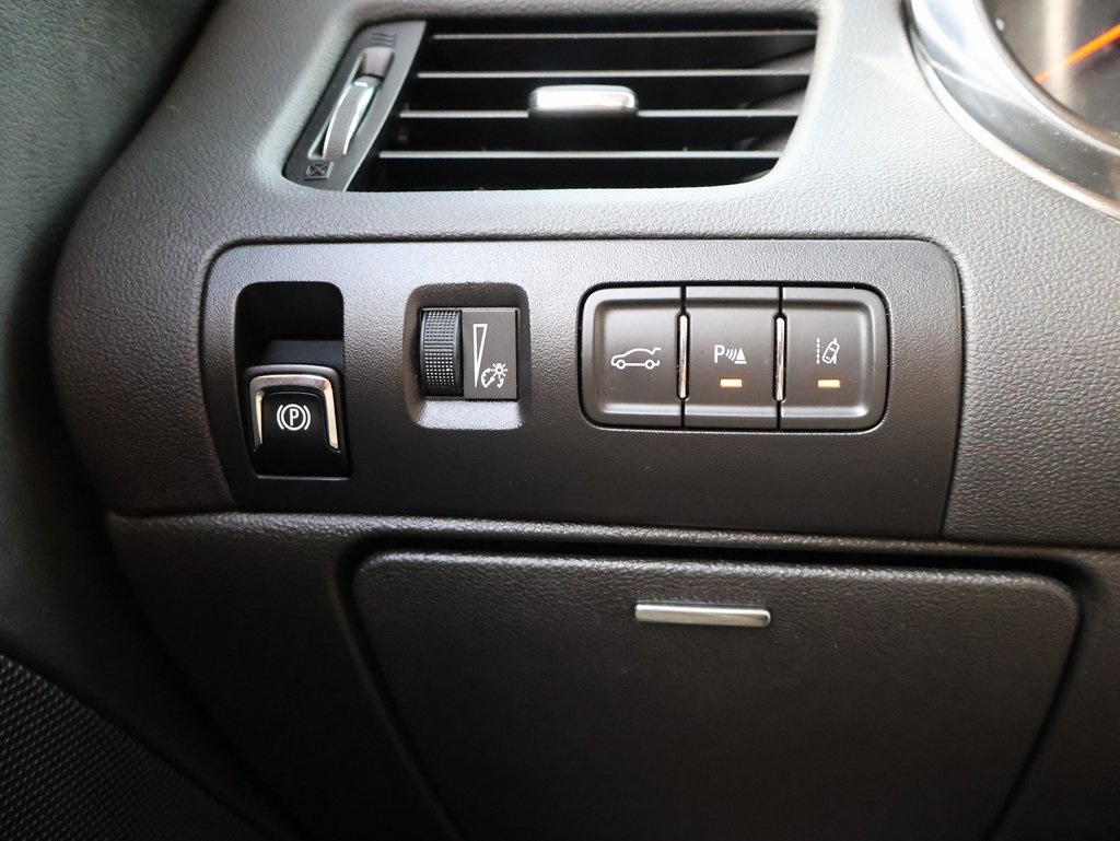 2016 Chevrolet Impala LTZ photo 30