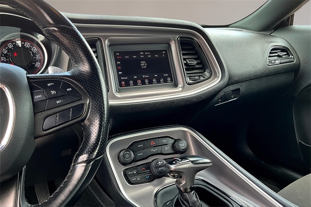 2022 Dodge Challenger GT photo 6