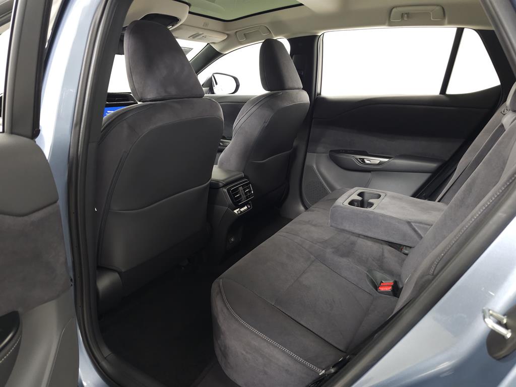 2023 Lexus RZ 450e photo 31