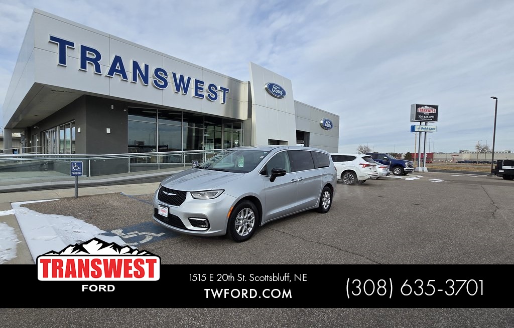 2024 Chrysler Pacifica Touring L