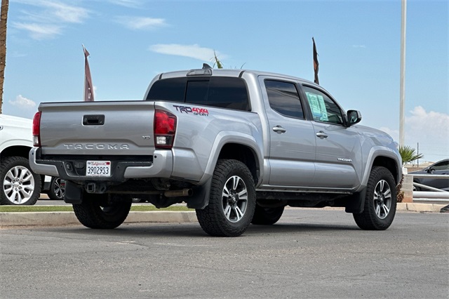 2019 Toyota Tacoma SR5 photo 3