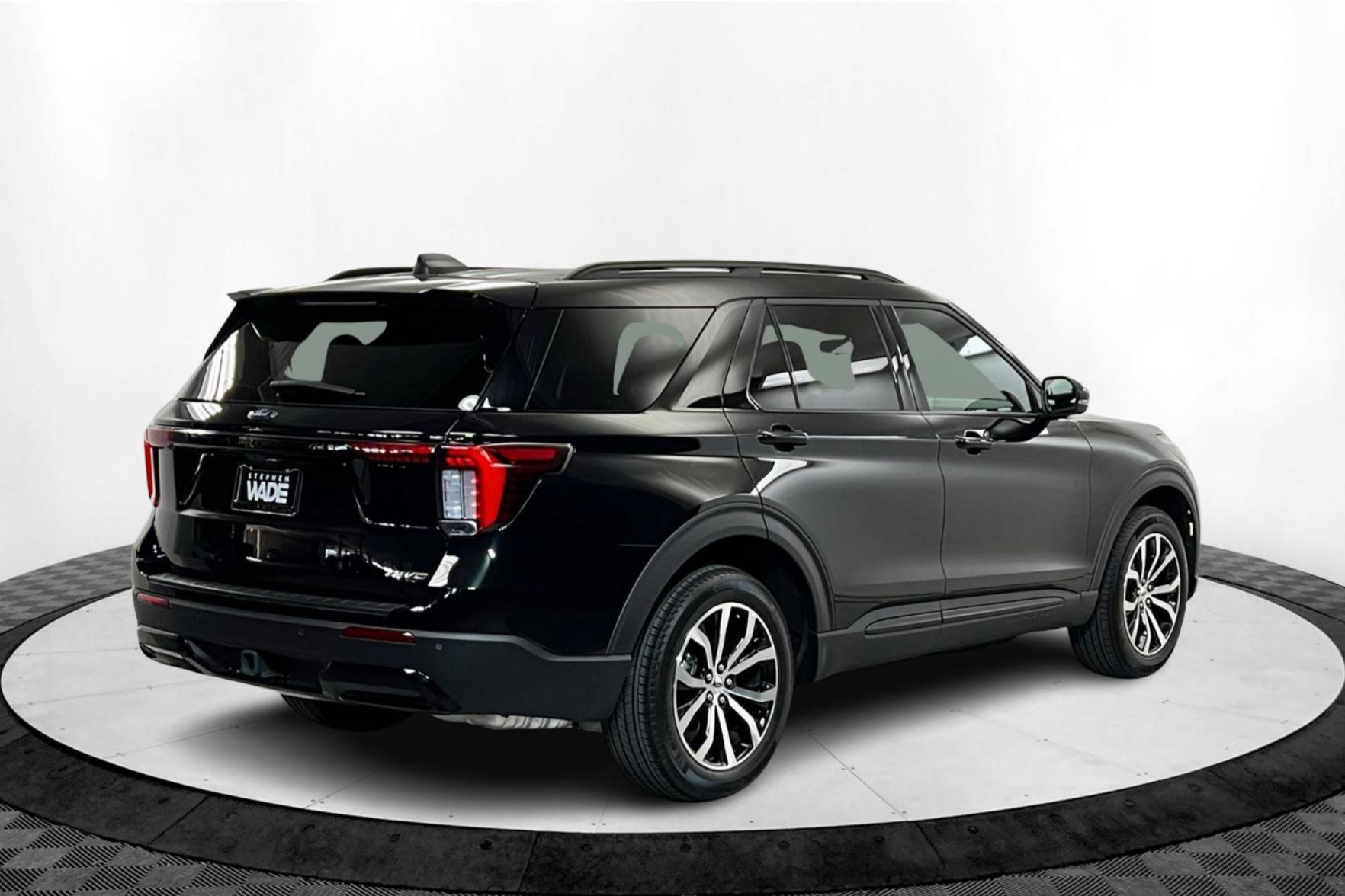 2025 Ford Explorer ST-Line photo 4