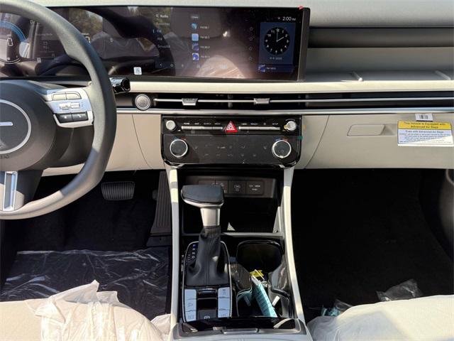 2026 Hyundai Tucson SEL photo 18