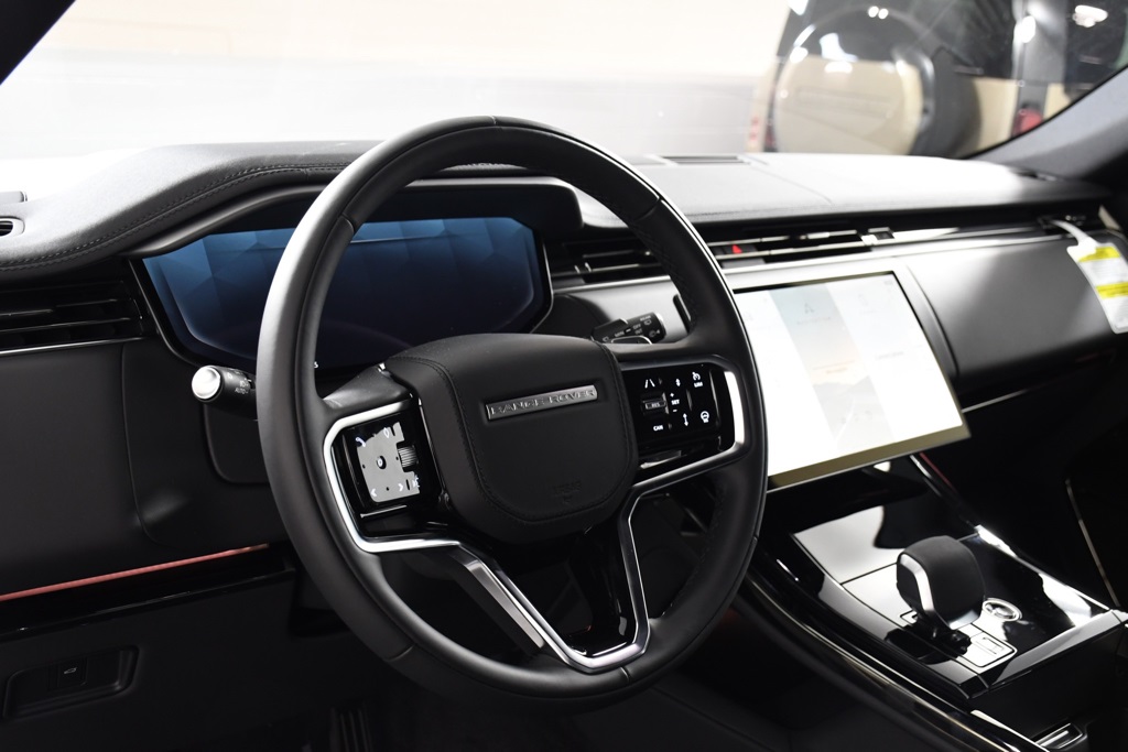 2025 Land Rover Range Rover Sport SE photo 13