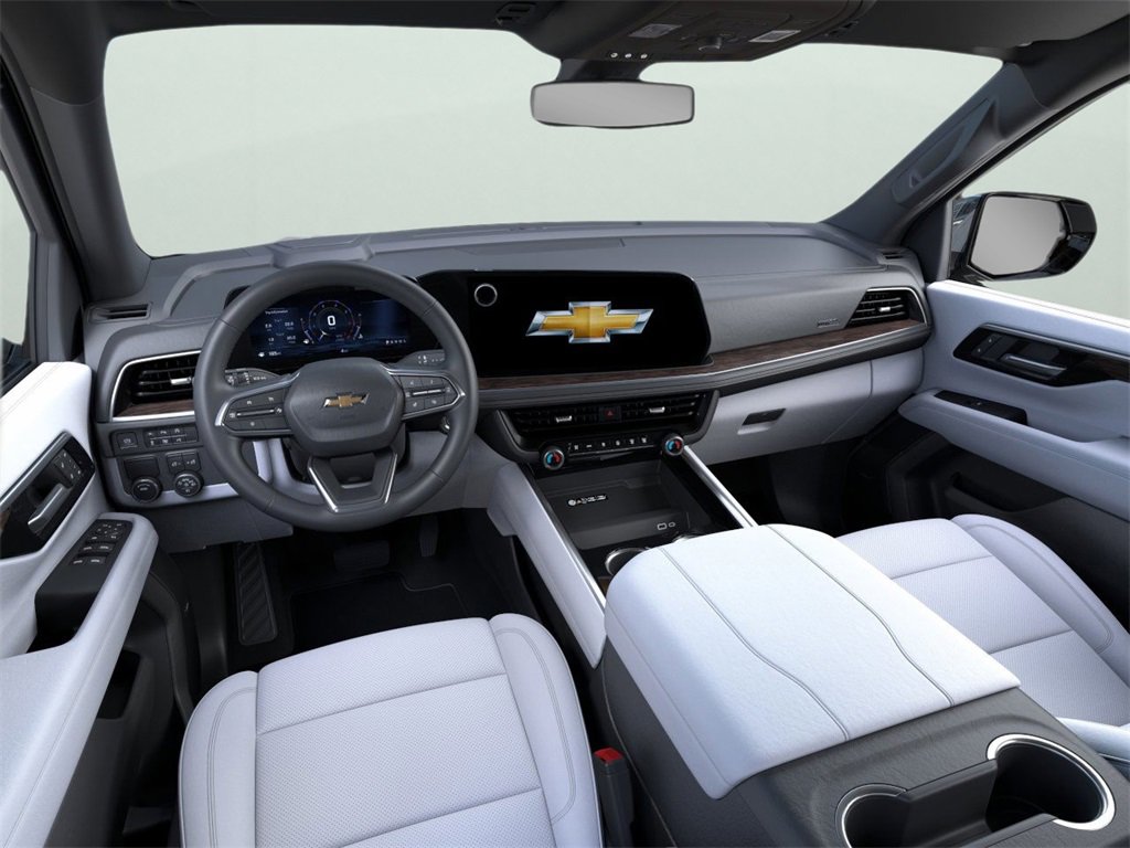 2025 Chevrolet Suburban Premier photo 8