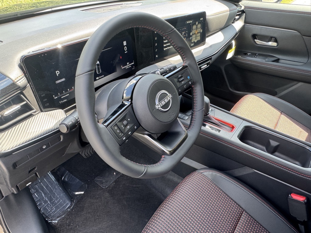 2025 Nissan Kicks SR photo 10