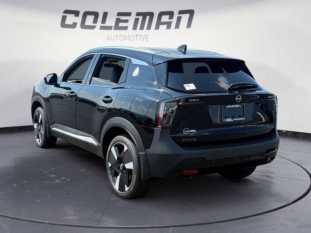 2025 Nissan Kicks SR photo 3