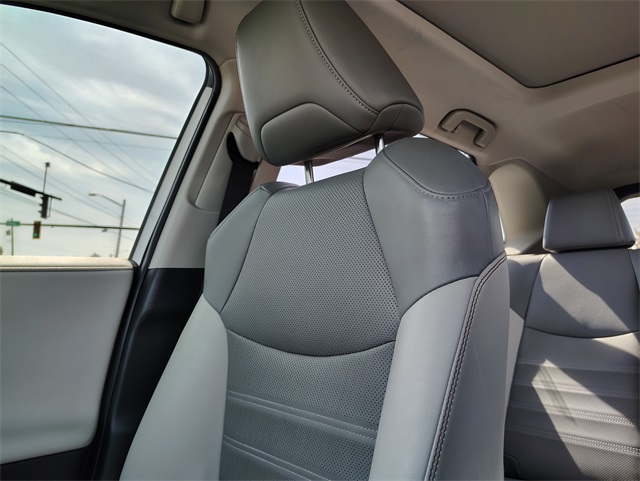 2019 Toyota RAV4 Limited photo 23