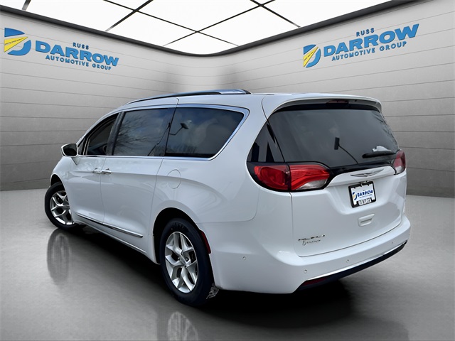 2017 Chrysler Pacifica Touring Plus photo 3