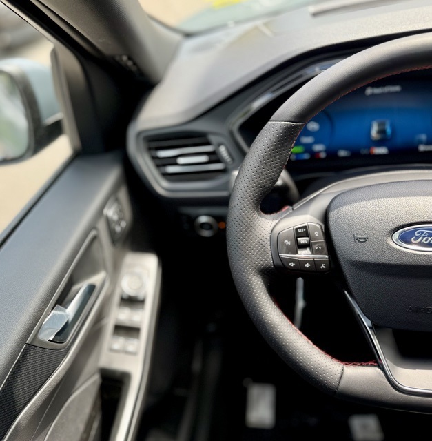 2025 Ford Escape Hybrid ST-Line Elite photo 14