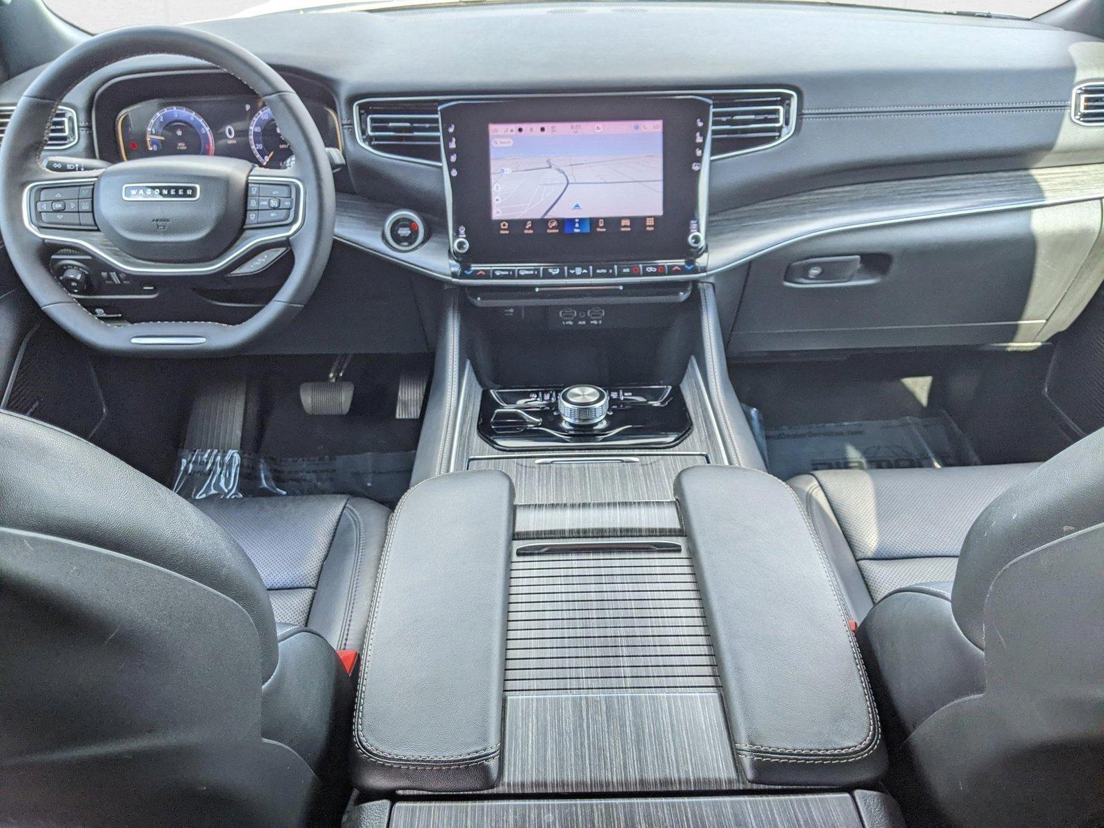 2024 Jeep Wagoneer Series II photo 17