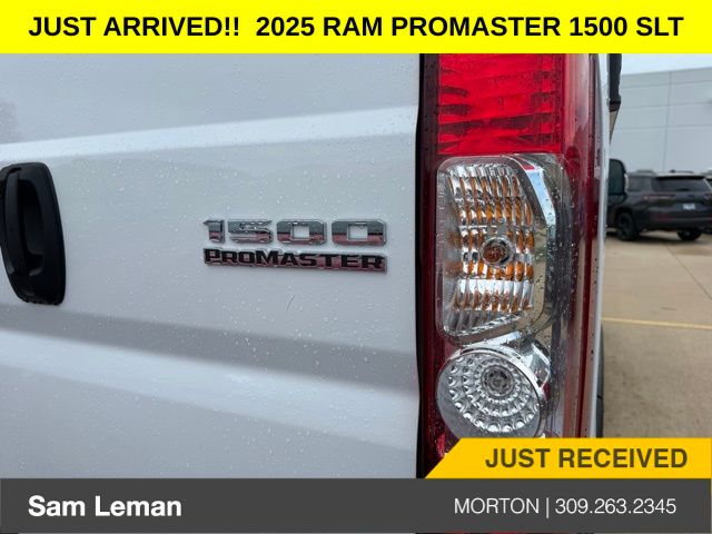 2025 Ram ProMaster 1500 SLT Cargo Van photo 4