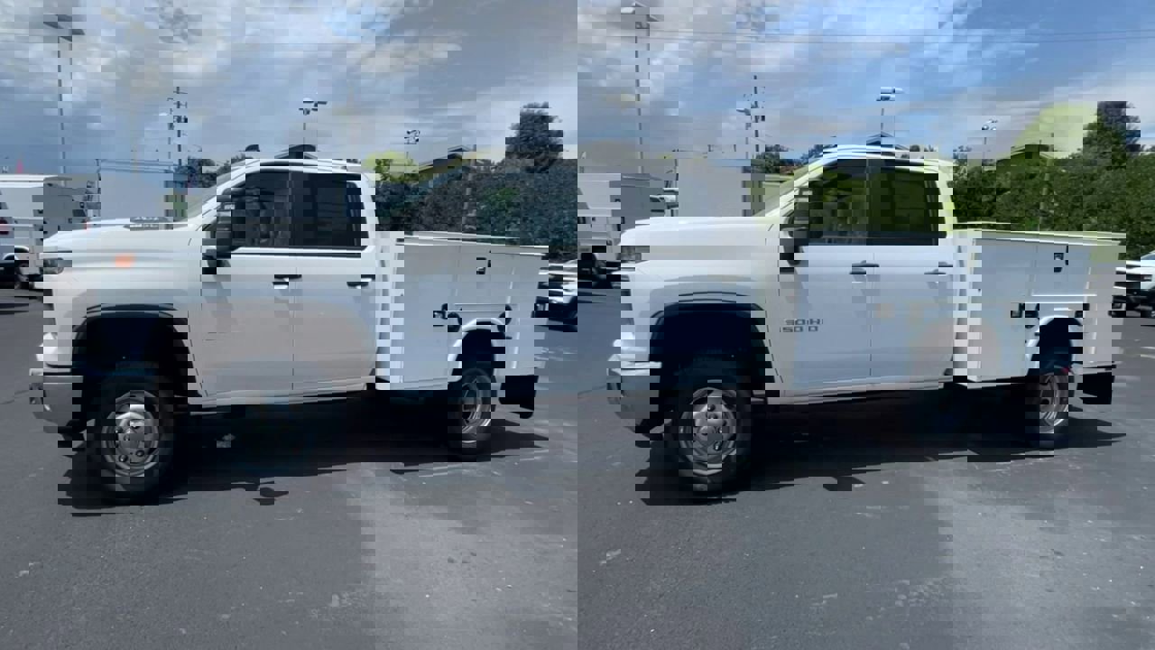 2024 Chevrolet Silverado 3500HD Work Truck photo 4