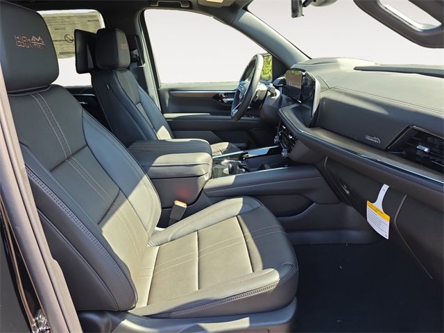 2025 Chevrolet Suburban High Country photo 15