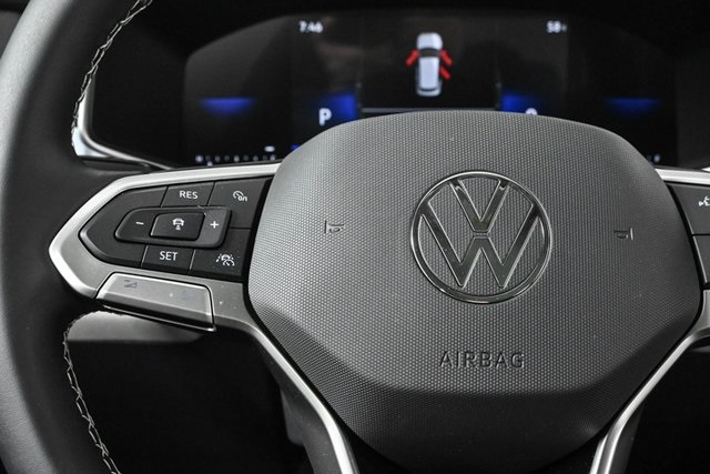 2025 Volkswagen Taos SE photo 4