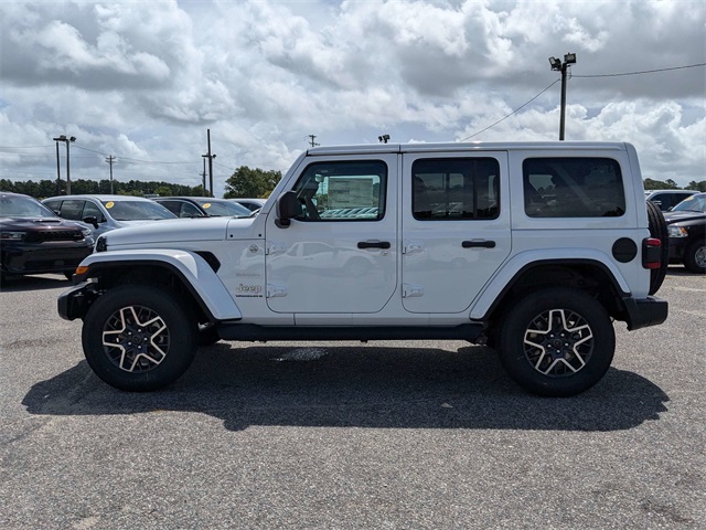 2024 Jeep Wrangler Sahara photo 7