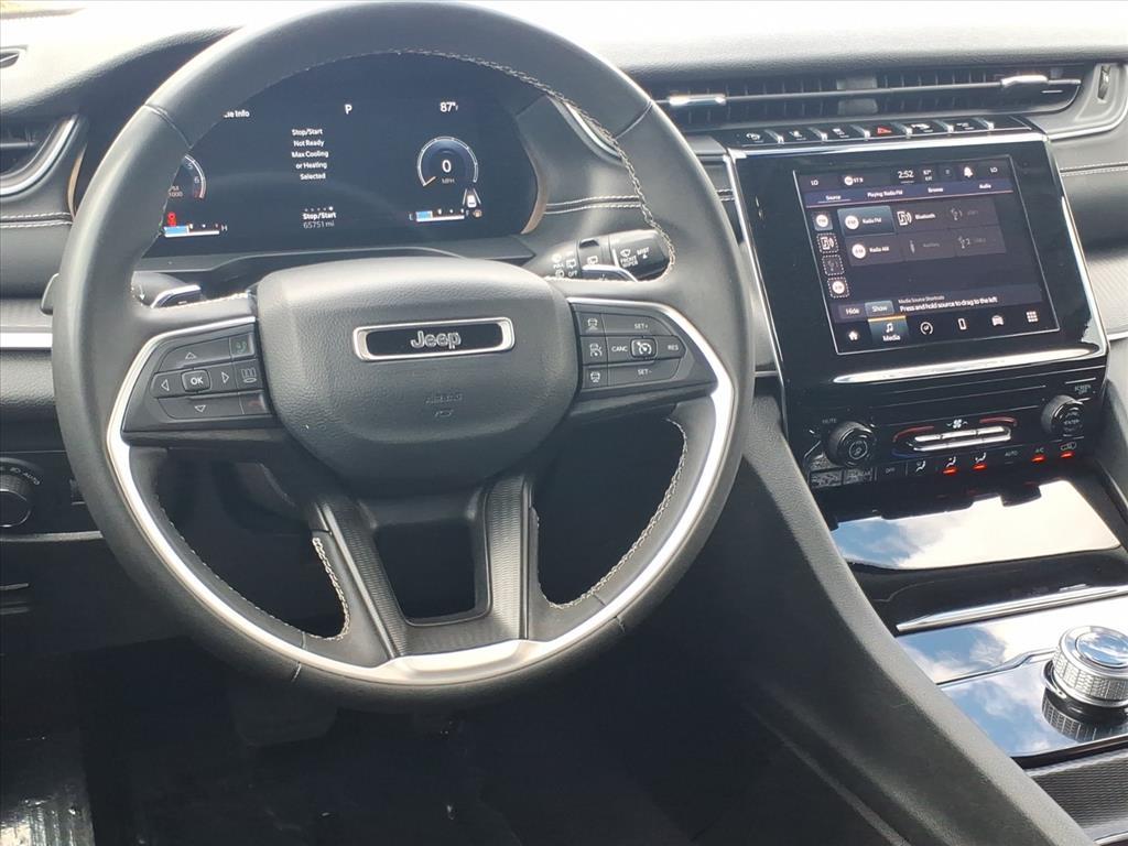 2023 Jeep Grand Cherokee Laredo photo 4