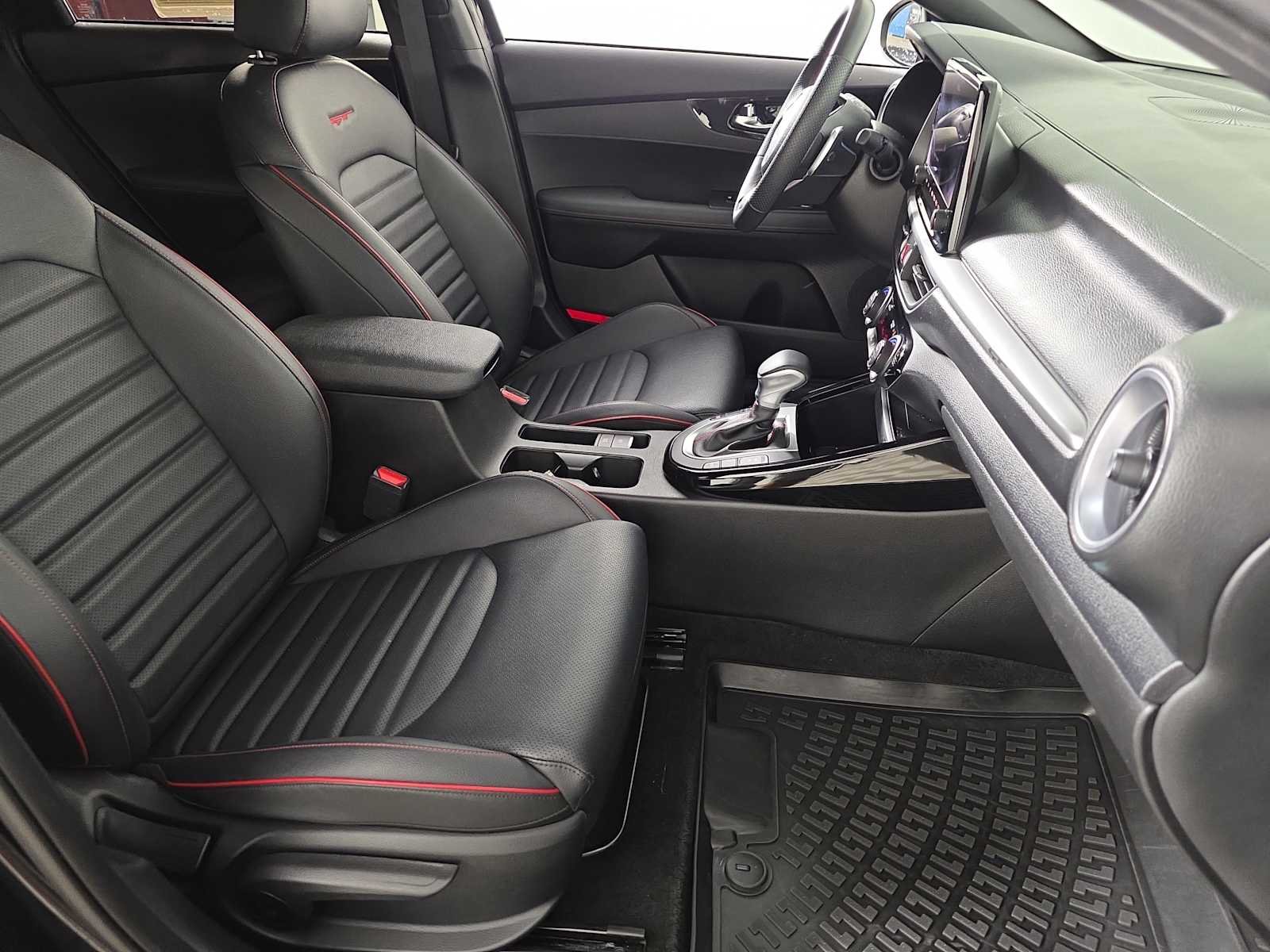 2023 Kia Forte GT photo 28