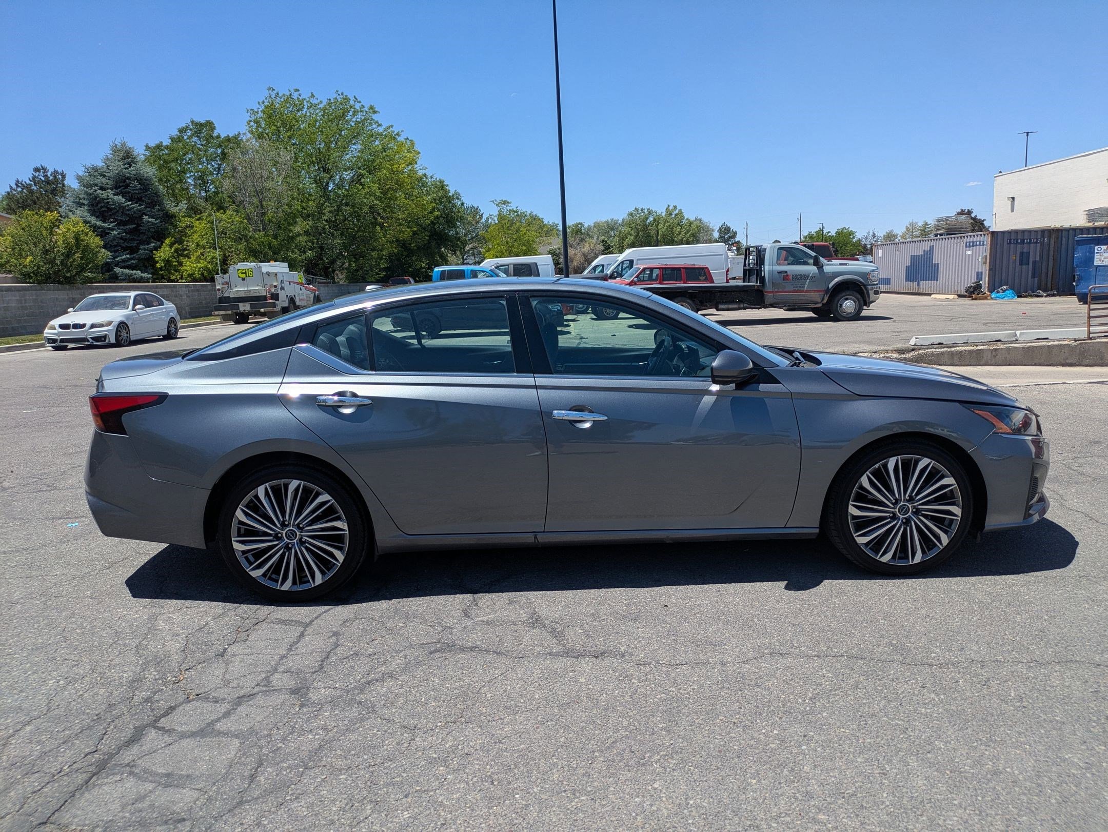 2023 Nissan Altima 2.5 SL photo 2