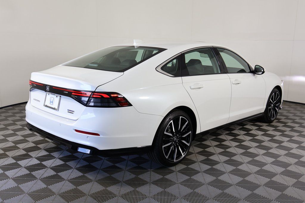 2025 Honda Accord Hybrid Touring photo 2