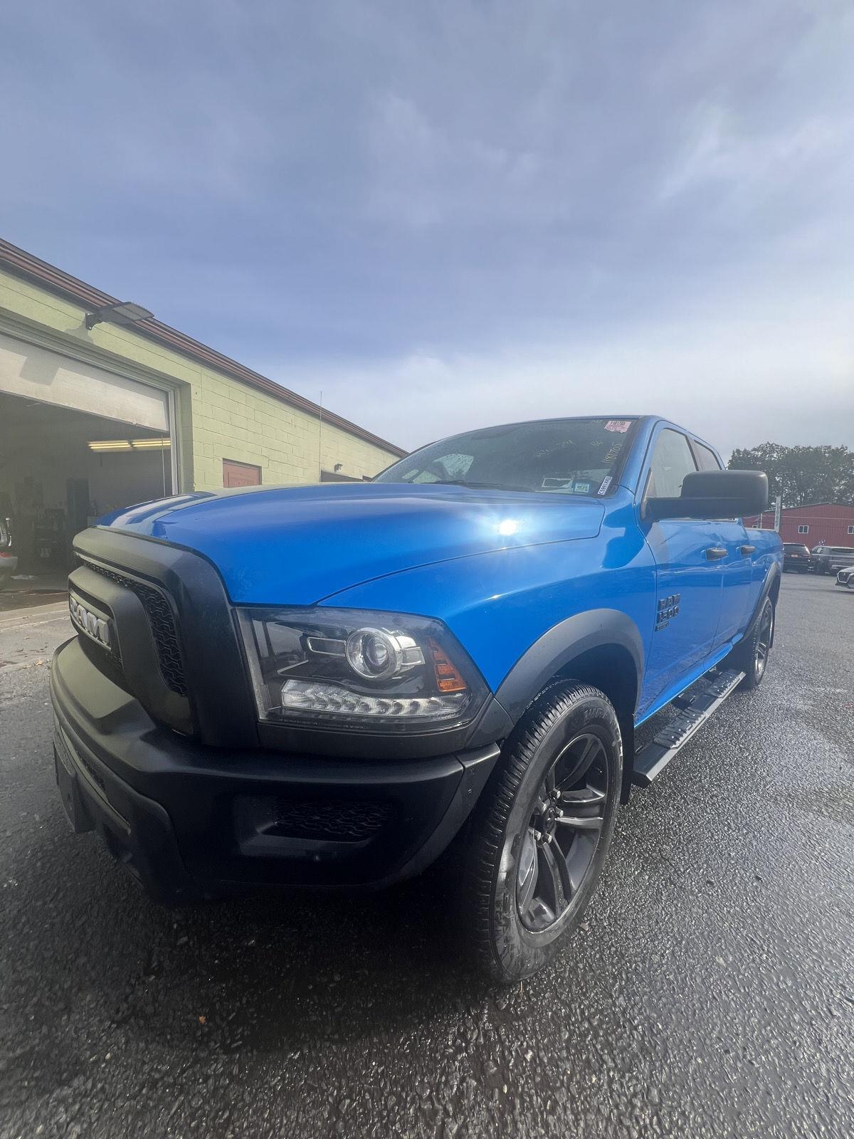 2022 Ram 1500 SLT photo 6