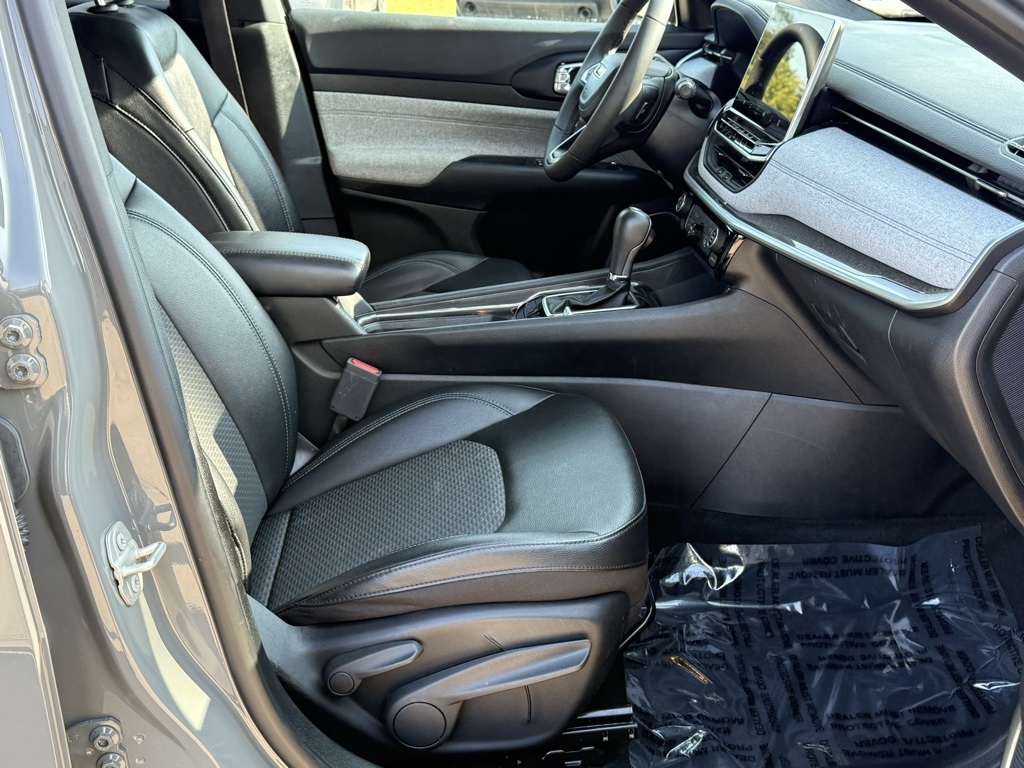 2024 Jeep Compass Latitude photo 26