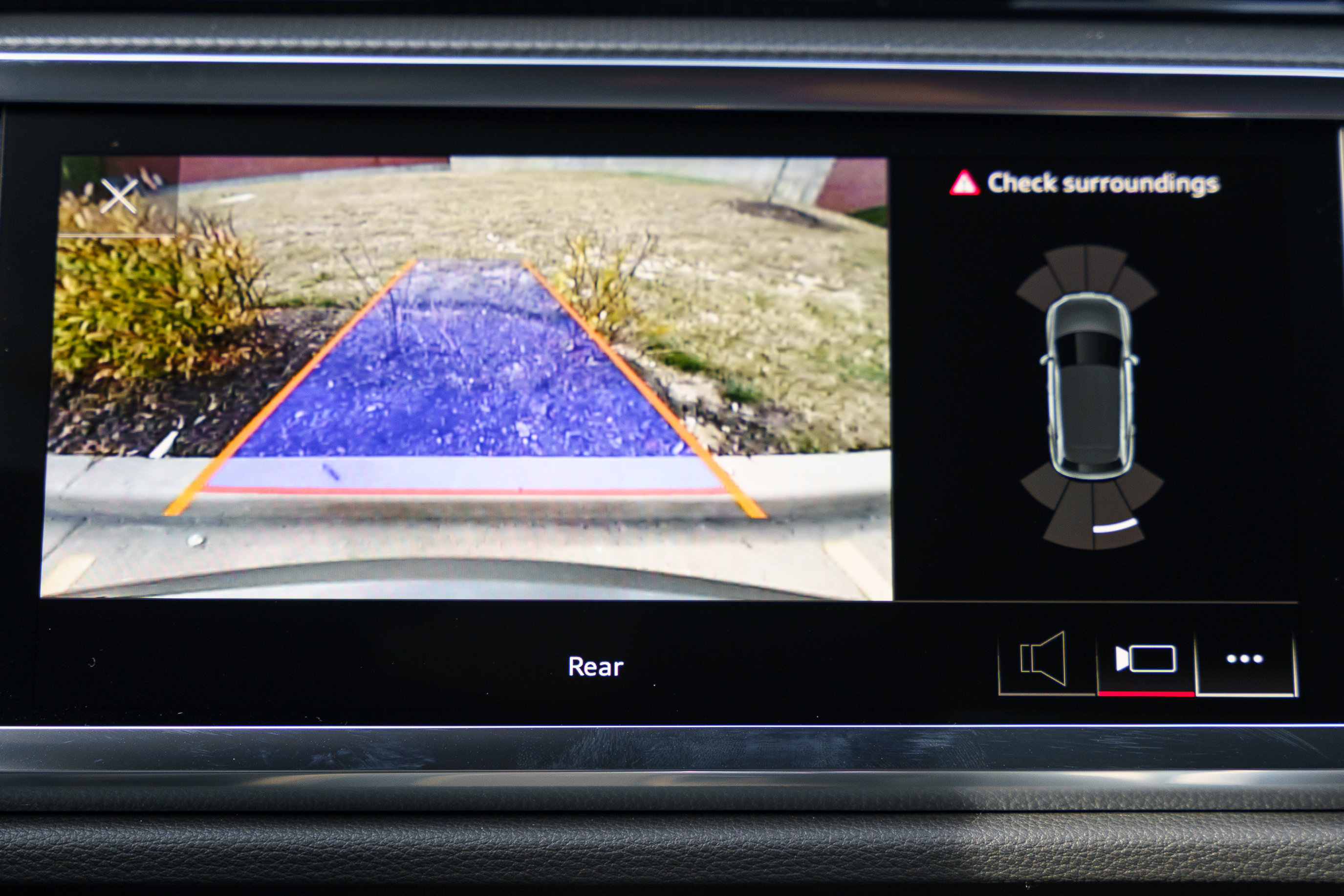 2025 Audi Q3 S line Premium photo 13