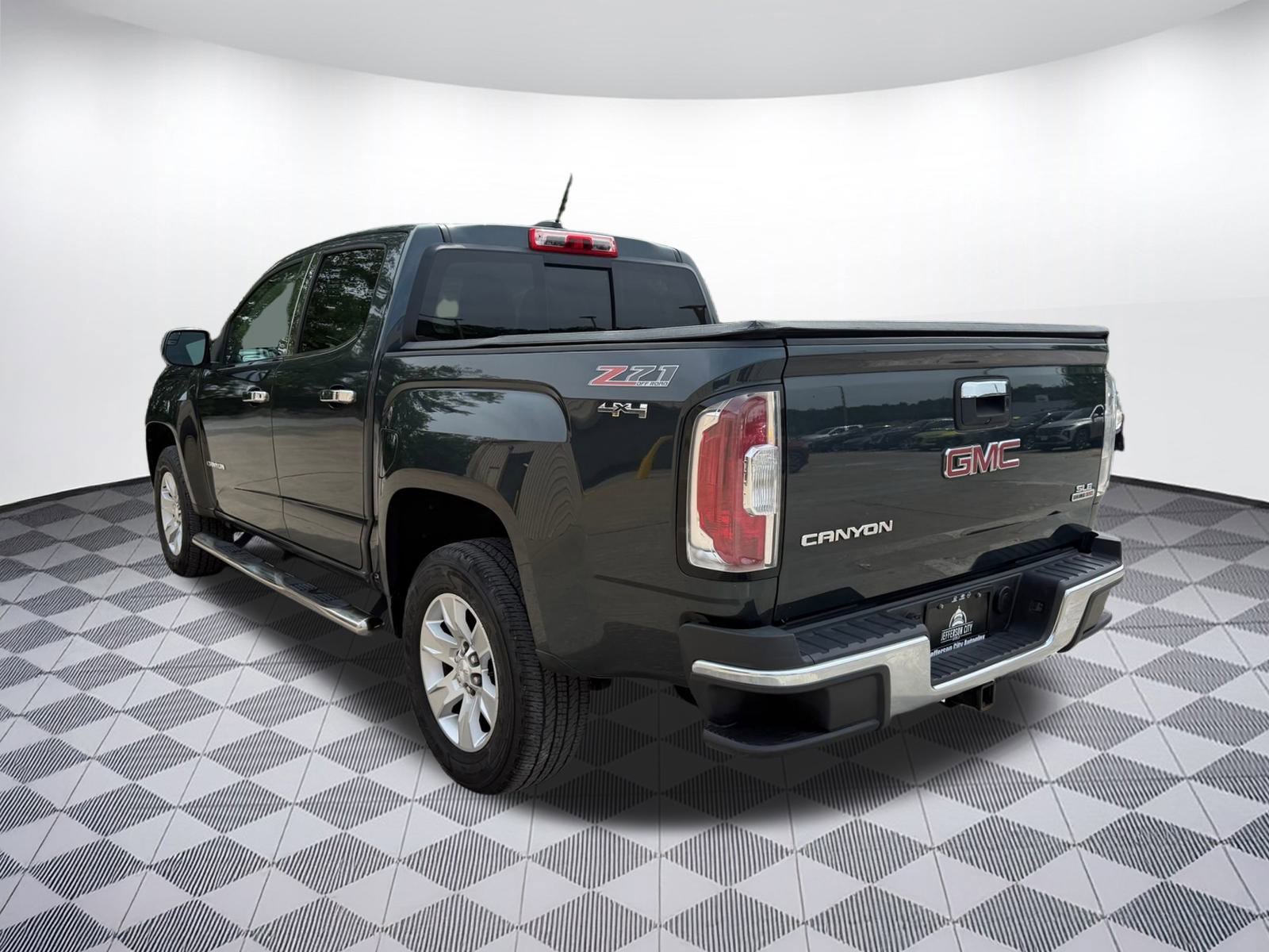 2017 Gmc Canyon SLE photo 2