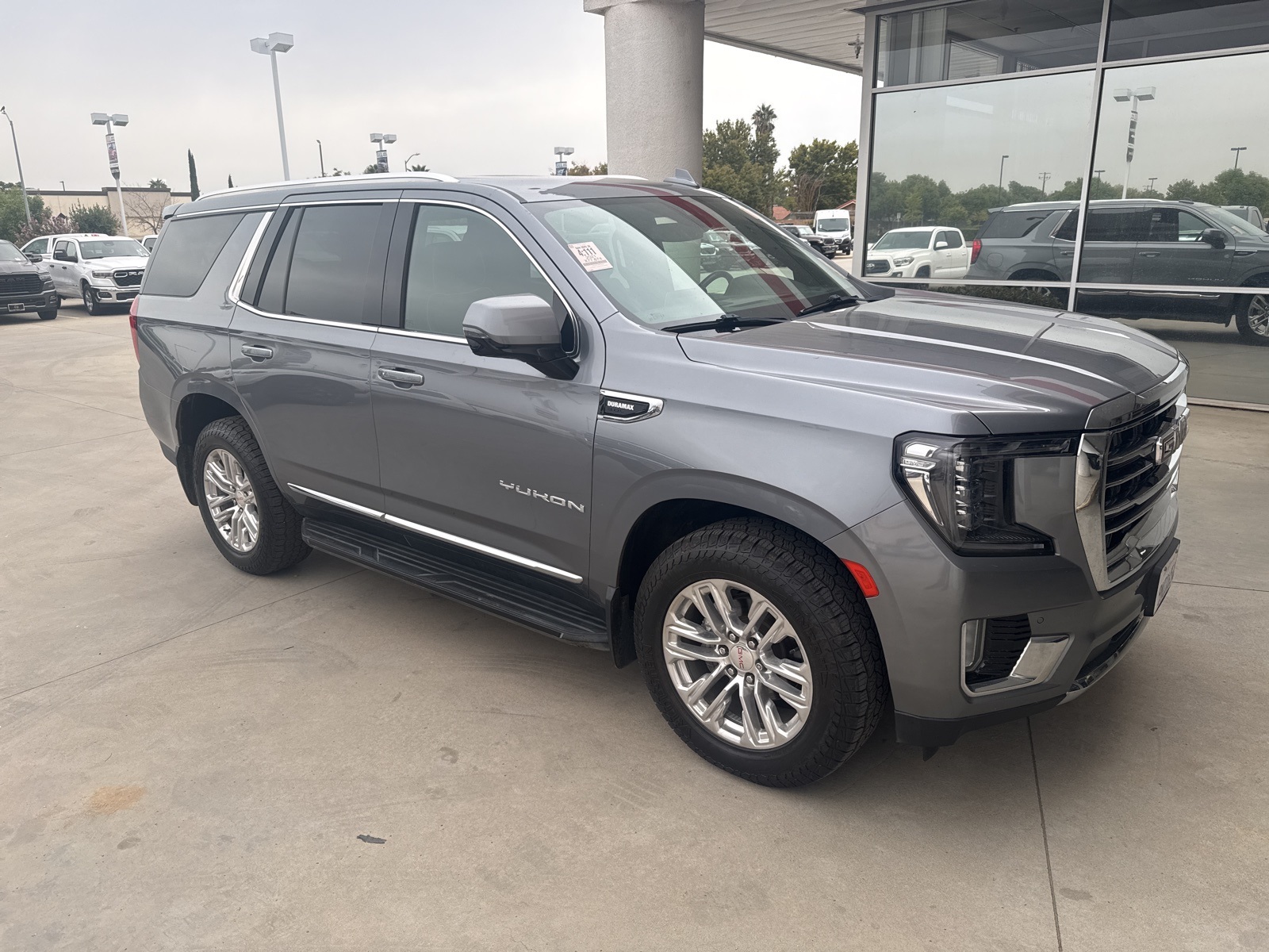 2021 Gmc Yukon SLT photo 2