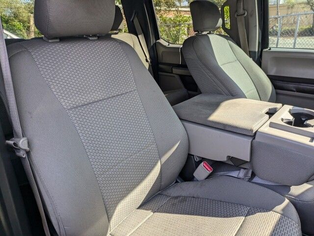2015 Ford F-150 XLT photo 27