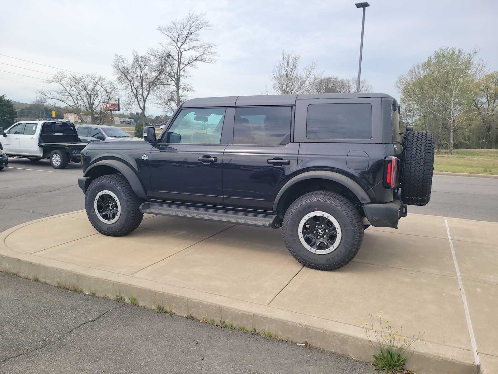 2025 Ford Bronco Outer Banks photo 4