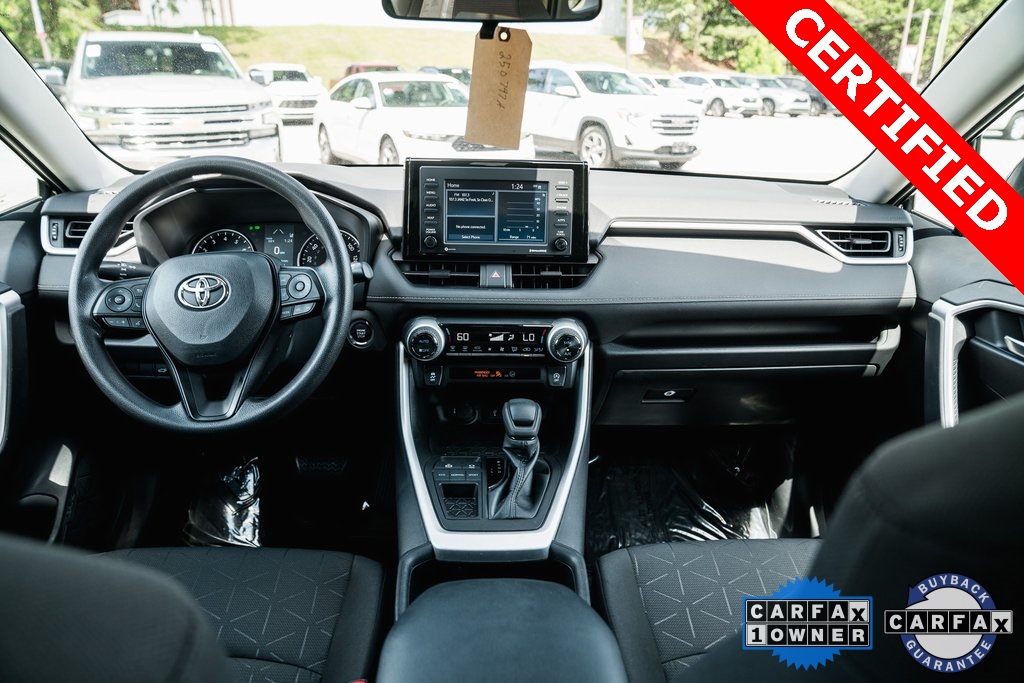 2022 Toyota RAV4 XLE photo 12