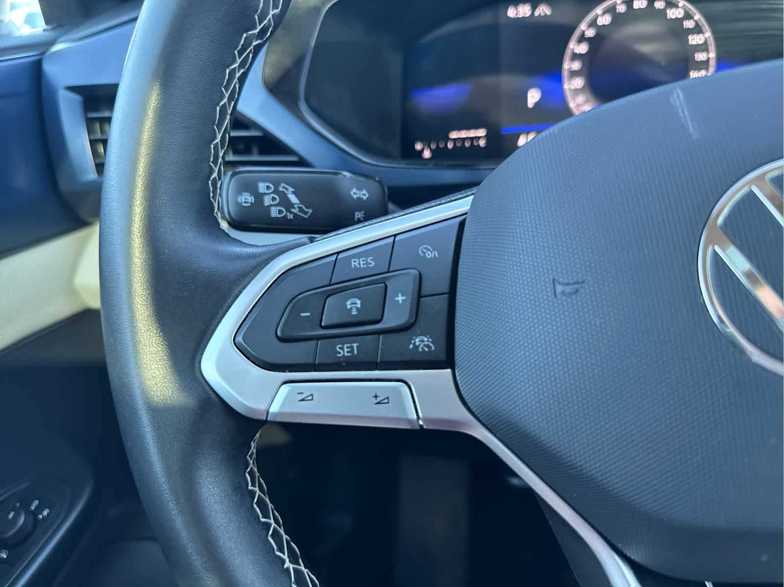 2022 Volkswagen Taos SE photo 23