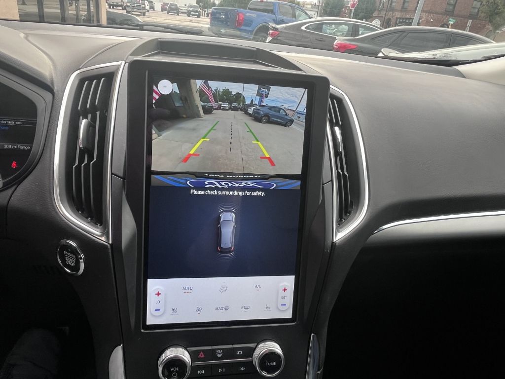 2024 Ford Edge Titanium photo 21