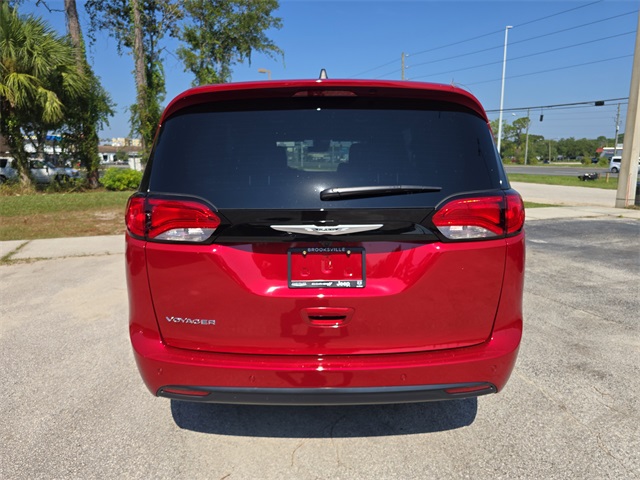 2026 Chrysler Voyager LX photo 4