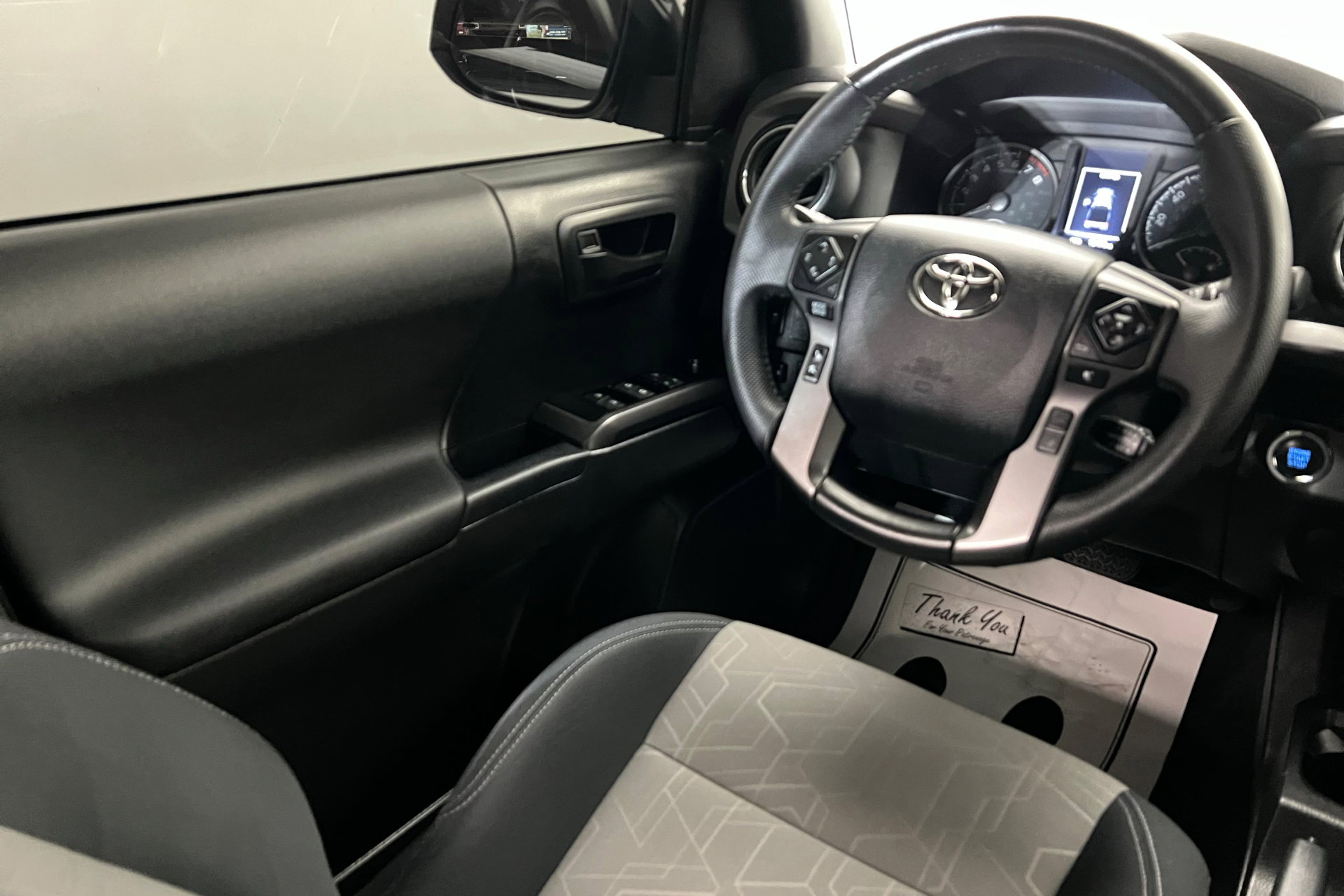 2023 Toyota Tacoma TRD Off-Road photo 11