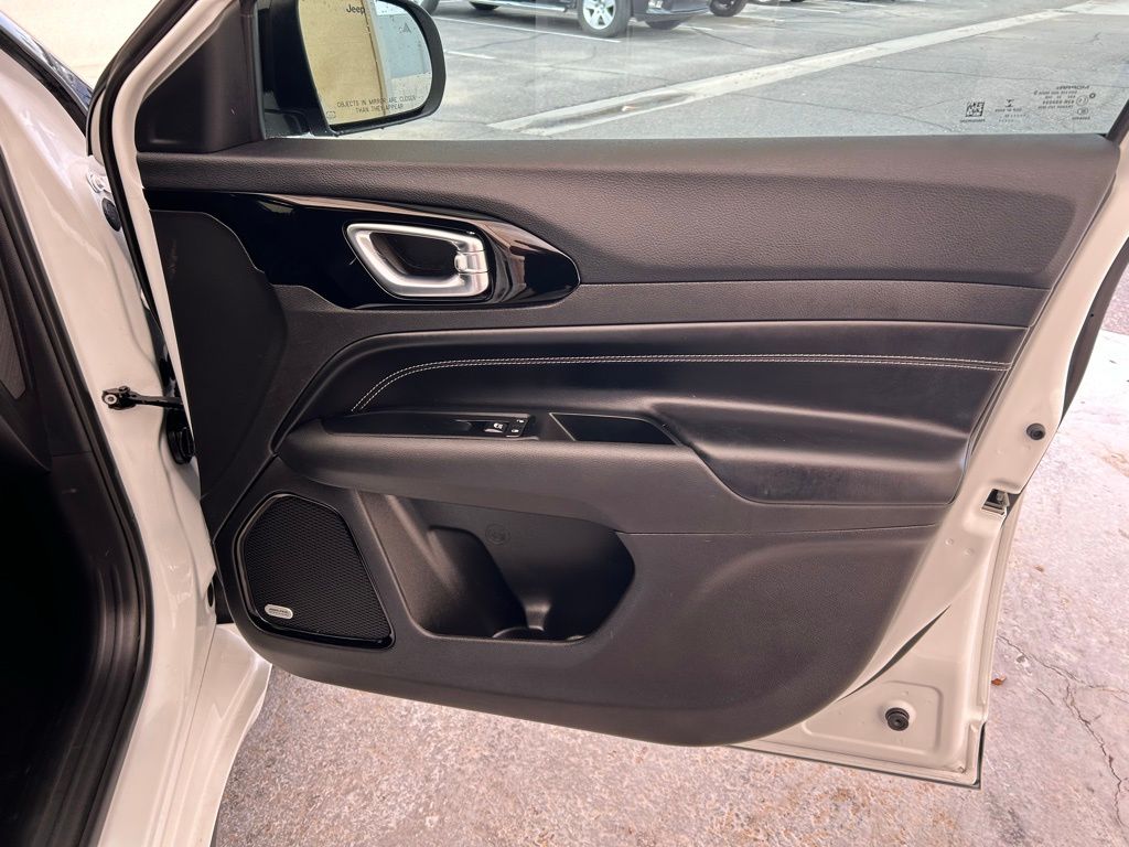 2022 Jeep Compass High Altitude photo 13
