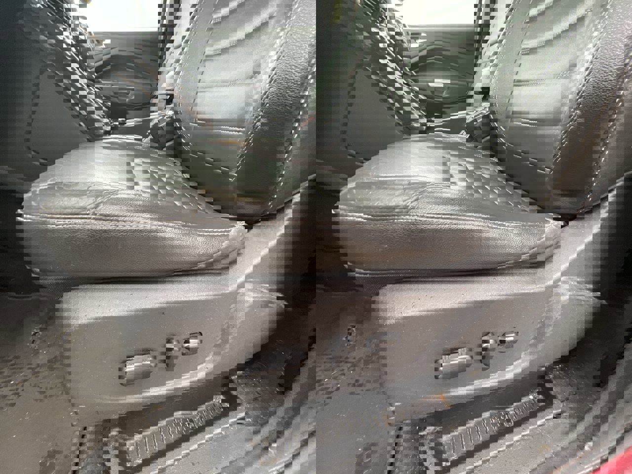 2015 Ford Escape Titanium photo 4