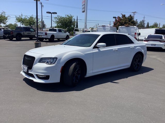 2022 Chrysler 300 Touring L photo 4
