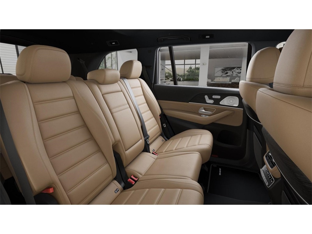 2026 Mercedes Benz GLS 580 4MATIC photo 5