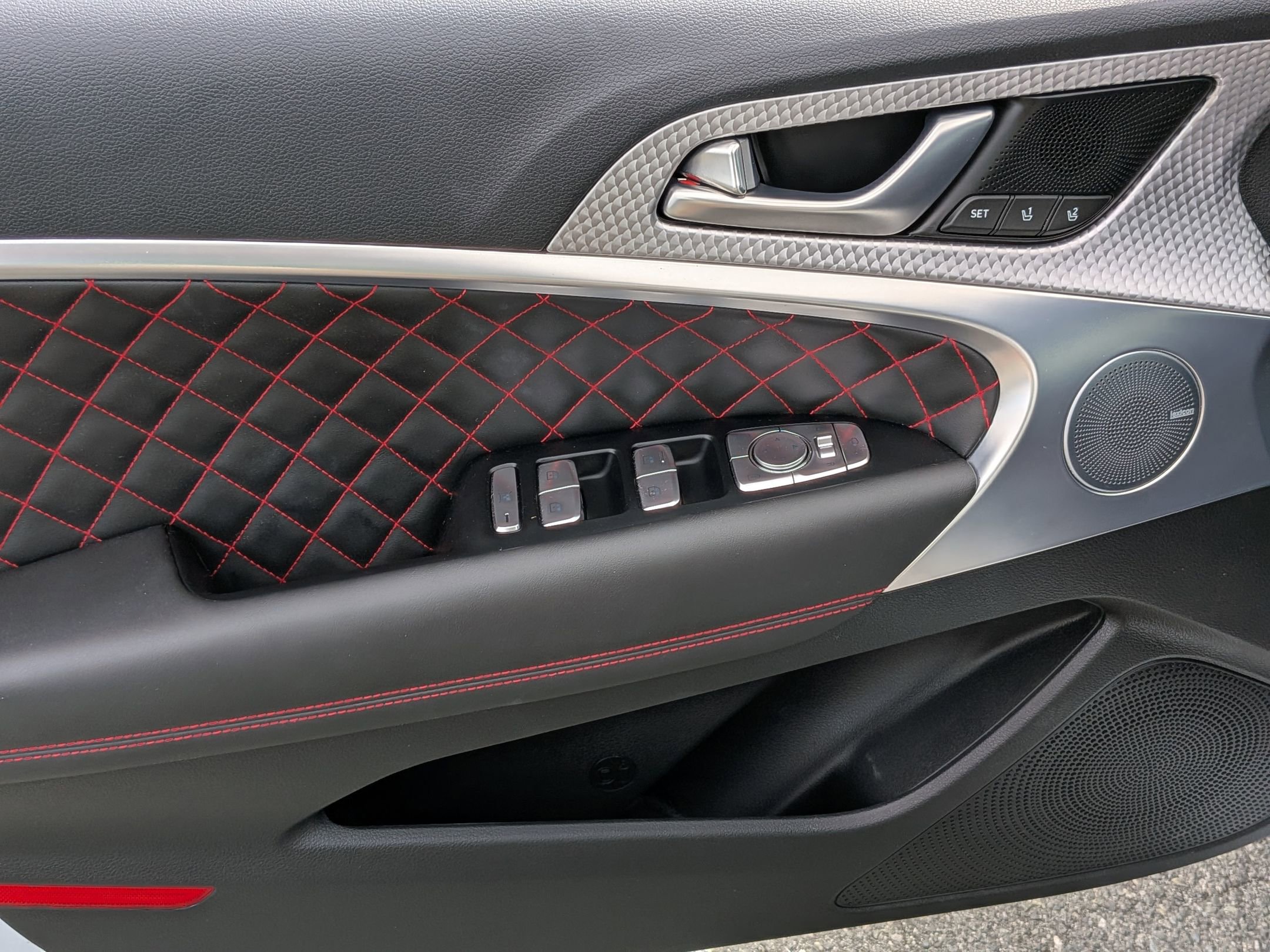 2023 Genesis G70 3.3T Sport Prestige photo 12
