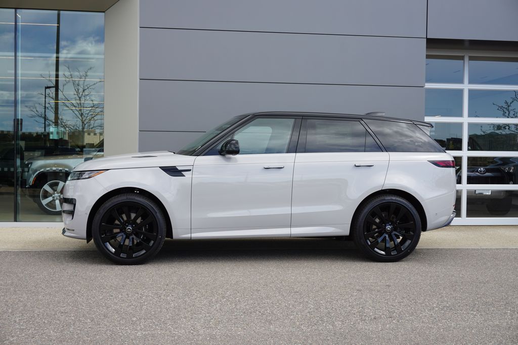2025 Land Rover Range Rover Sport SE photo 8